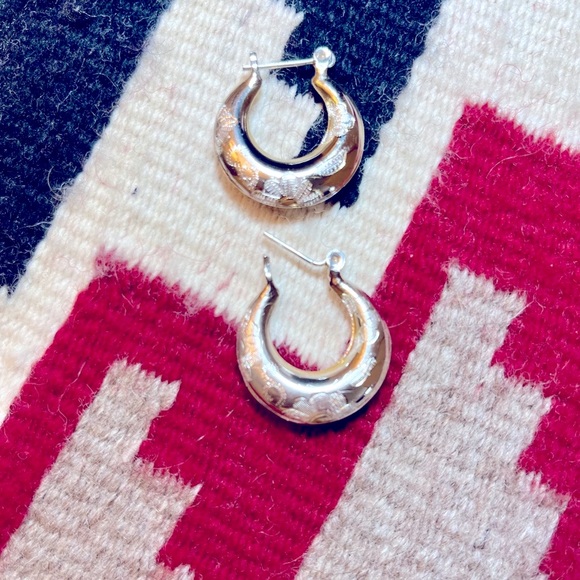 Sterling Silver Floral Etched Hoop Earrings Small - Picture 4 of 4